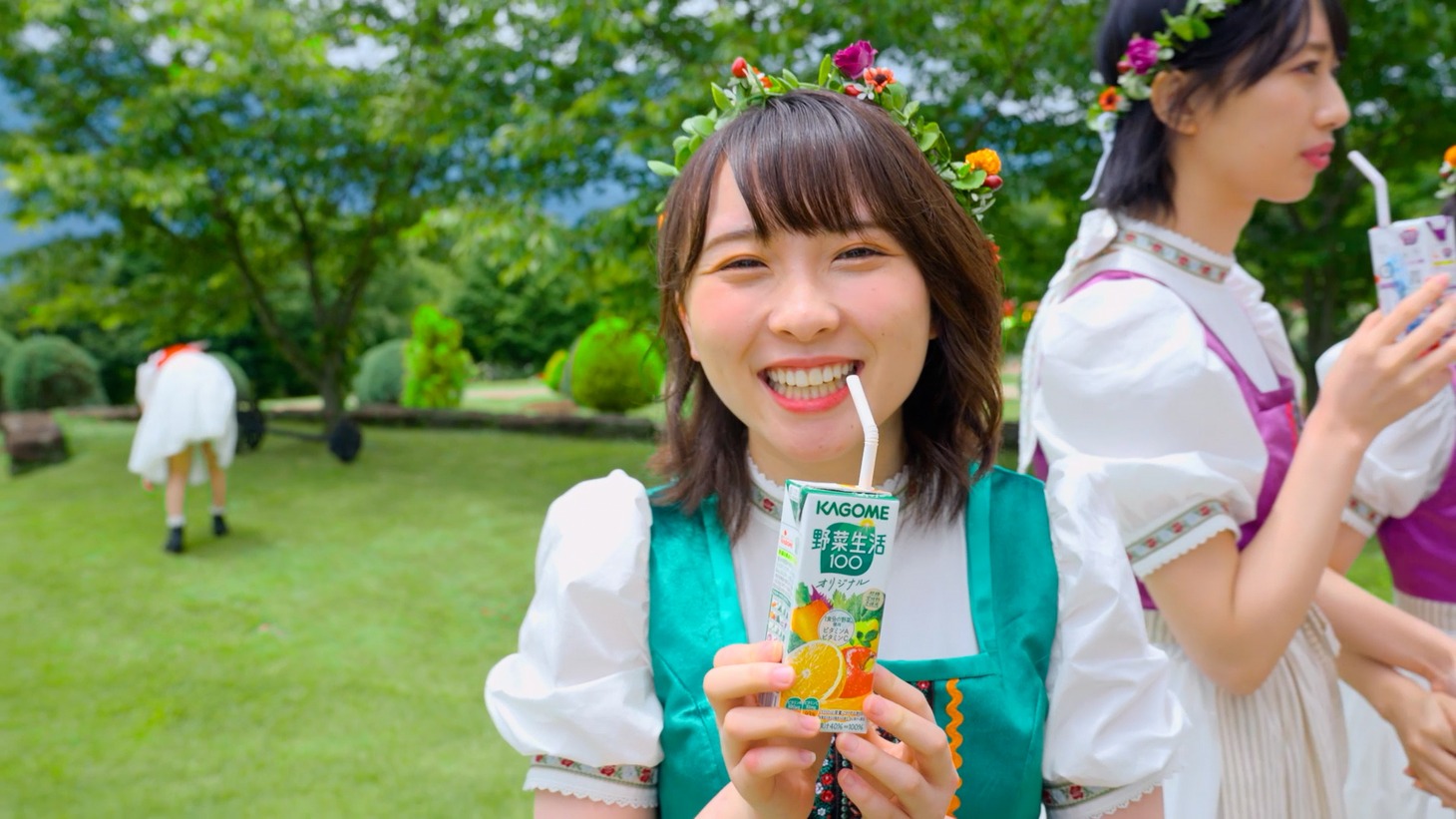 BEYOOOOONDS「フレフレ・エブリデイ」ミュージックビデオのメイキング写真。
