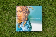 マドンナ「Ray Of Light」ジャケット