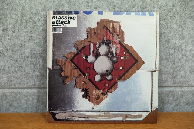 Massive Attack「Protection」ジャケット