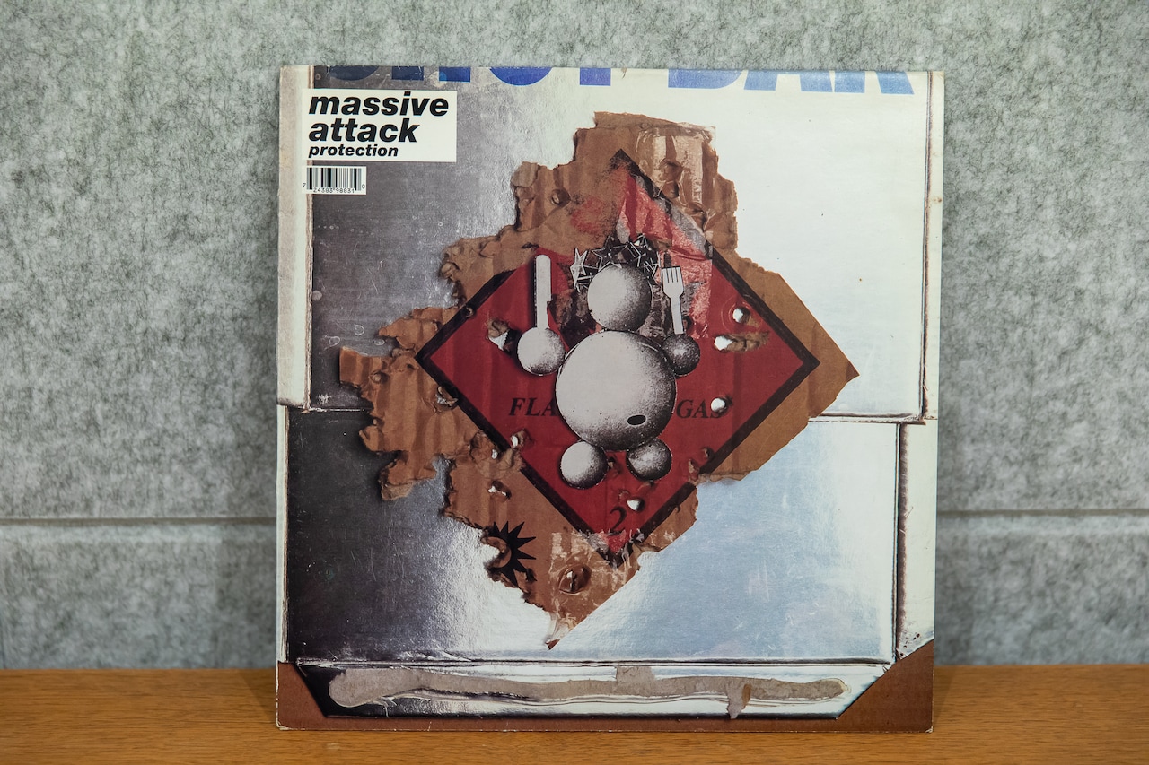 Massive Attack「Protection」ジャケット