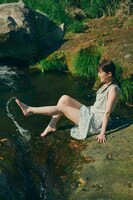 松村沙友理写真集「次、いつ会える？」パネル展のタワーレコード横浜ビブレ店展示カットより。(c)マガジンハウス（撮影：三瓶康友）