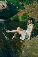 松村沙友理写真集「次、いつ会える？」パネル展のタワーレコード横浜ビブレ店展示カットより。(c)マガジンハウス（撮影：三瓶康友）