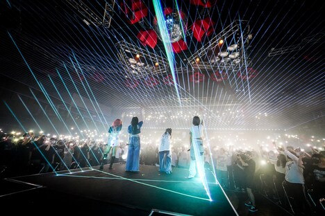 我儘ラキア「WAGAMAMARAKIA TOUR」東京・USEN STUDIO COAST公演の様子。（photo by Rui Hashimoto）