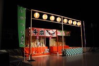 会場内に設置された屋台。