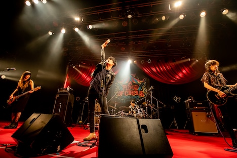 a flood of circle（Photo by Viola Kam [V'z Twinkle]）