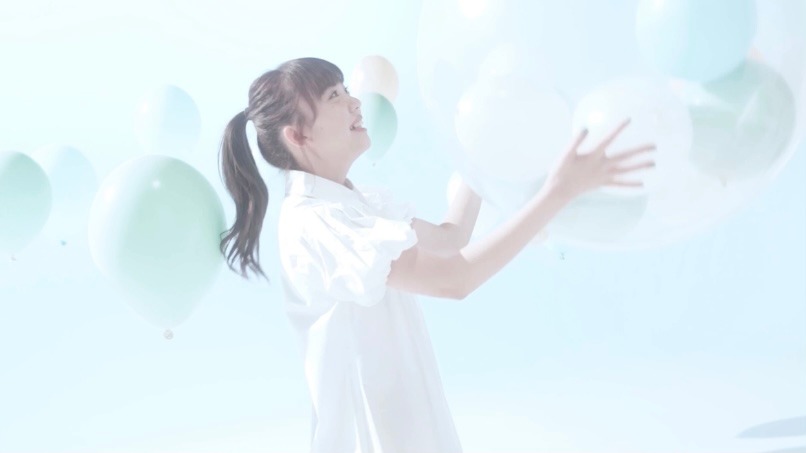 川瀬あやめ「ファンファーレ」ミュージックビデオより。