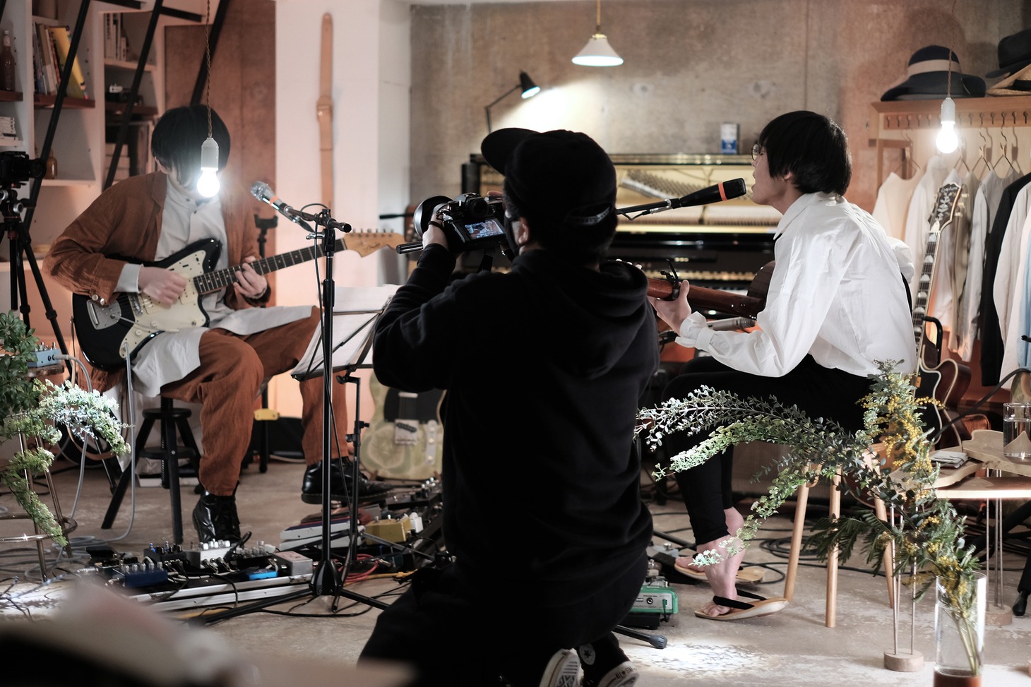 「Ohzora Kimishima × Shuta Nishida Live at W/M basement」撮影現場より。