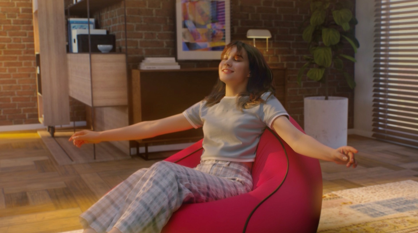 Yogibo×NiziU テレビCM「わたしが、ゆるんでいく」編 NINAバージョンより。