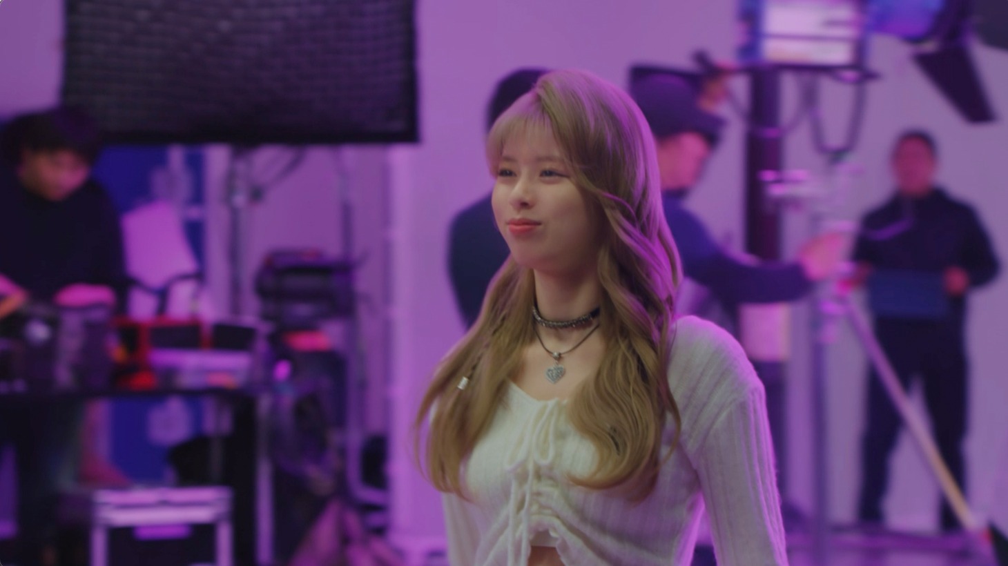 Yogibo×NiziU テレビCM「わたしが、ゆるんでいく」編 RIKUバージョンより。