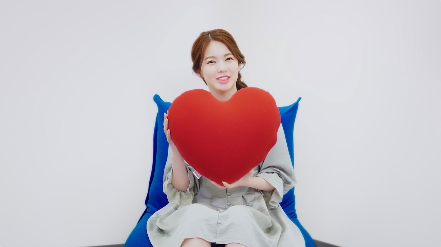 Yogibo×NiziU インタビュー映像より。