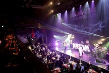 「ひとりじゃないのよ feat. SONOMI」パフォーマンス時の様子。