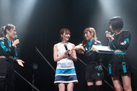 小町まいの誕生日をケーキでお祝いするサンダルテレフォン。