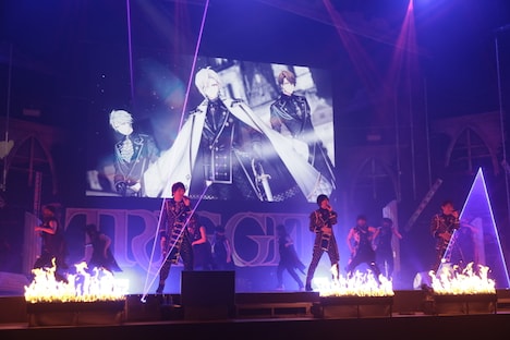 「TRIGGER LIVE CROSS "VALIANT"」DAY1の様子。(C) BNOI/アイナナ製作委員会