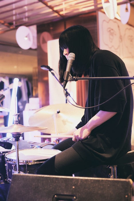 フクダヒロア（Dr）（Photo by Yuki Kawashima）