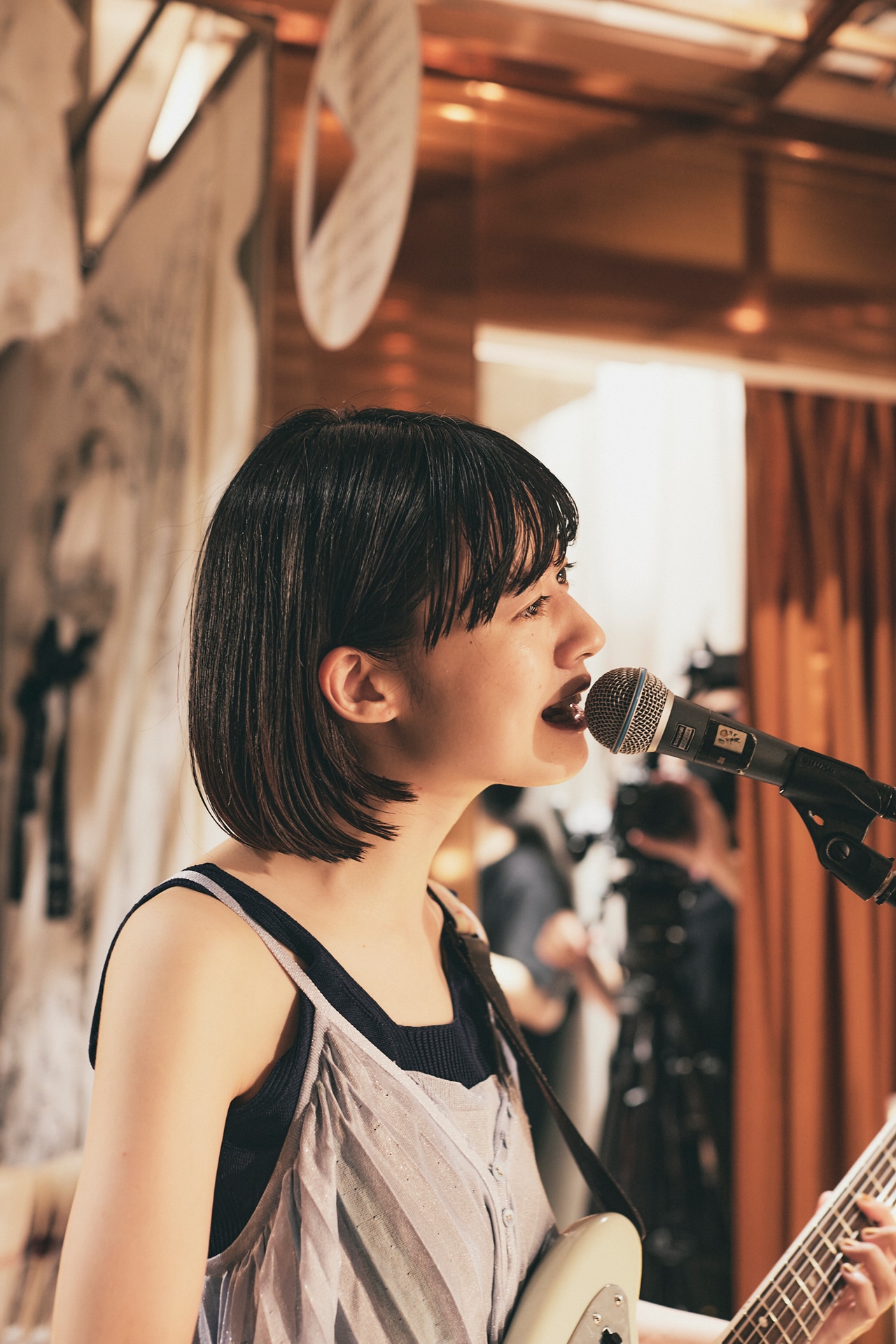 塩塚モエカ（Vo, G）（Photo by Yuki Kawashima）