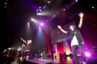 あほの坂田。「AHO NO SAKATA LIVE TOUR 2021 -Redo Parade-」の様子。（撮影：堀卓朗）