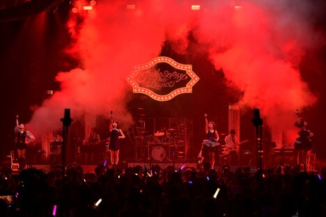 フィロソフィーのダンス「Dance with Me TOUR 2021」の様子。(photo by yusuke satou)