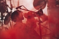 常田大希（Vo, G）(c)Suguru Saito / Red Bull Content Pool