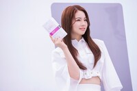 「ALFACE＋」CM撮影時のAYAKA。