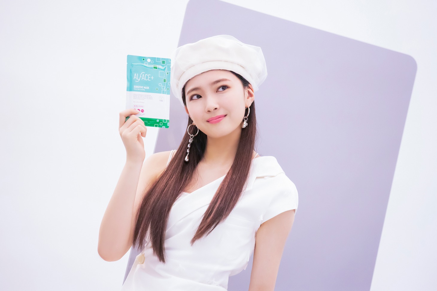 「ALFACE＋」CM撮影時のMAYUKA。