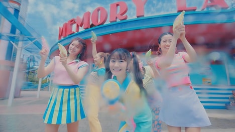 小倉唯「Fightin★Pose」ミュージックビデオより。