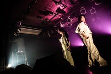 左からミミミユ（MIGMA SHELTER）、小林潤（NILKLY）。（Photo by Masayo）