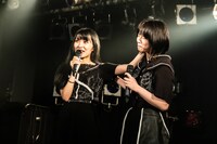 左から伊吹咲蘭、小林潤（NILKLY）。（Photo by Masayo）