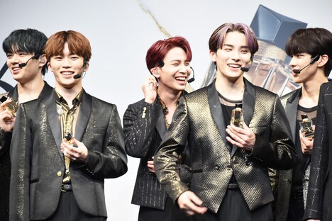 「イヴ・サンローラン・ボーテ presents JO1 オンライン ゲリラライブ」の様子。