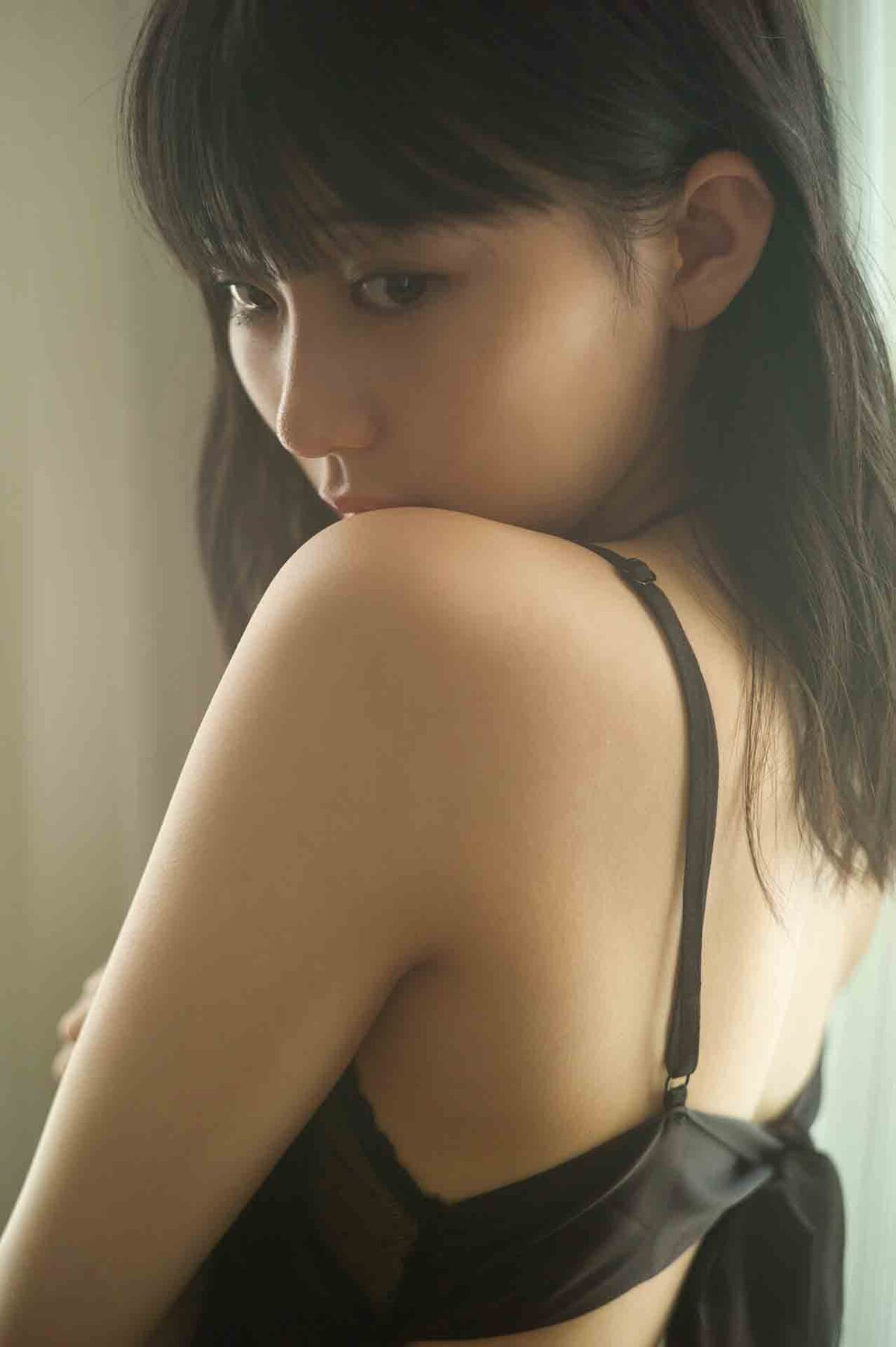 グループ48 ヌード 田中美久の1st写真集「1/2少女」より。（撮影：細居幸次郎） - HKT48田中美久、待望の1st写真集は「ほぼ裸じゃん！」今後の目標は48グループのグラビアクイーン  [画像ギャラリー 25/35] - 音楽ナタリー