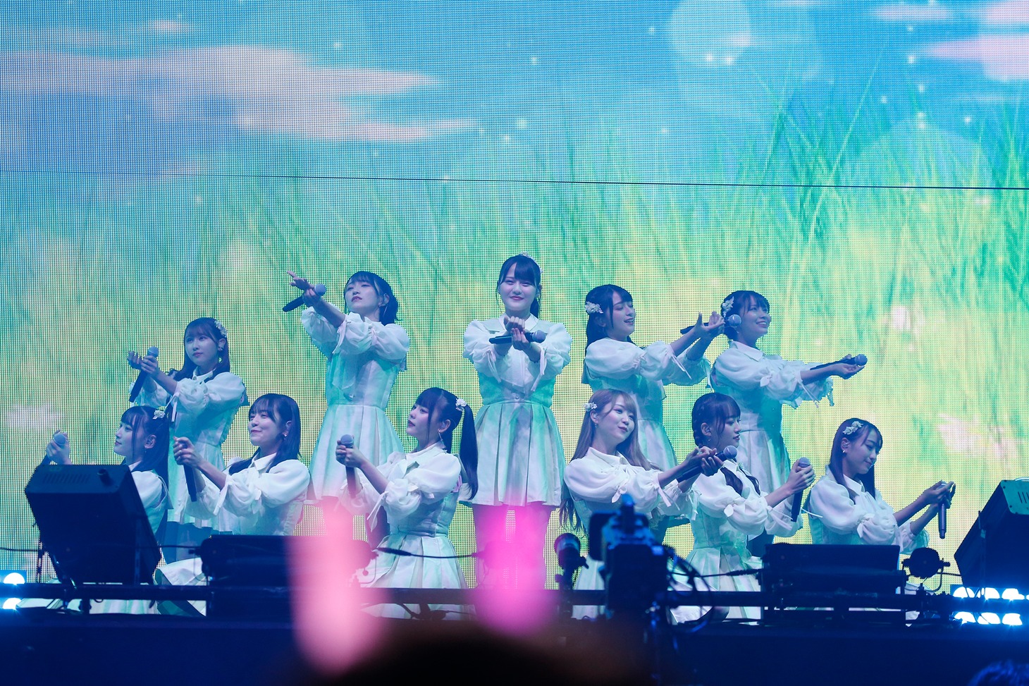 「=LOVE 全国ツアー2021『全部、内緒。』」神奈川・横浜アリーナ公演の様子。（写真提供：代々木アニメーション学院）