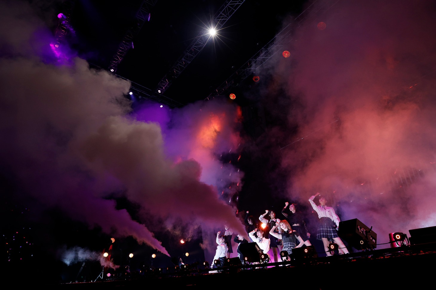 「=LOVE 全国ツアー2021『全部、内緒。』」神奈川・横浜アリーナ公演の様子。（写真提供：代々木アニメーション学院）