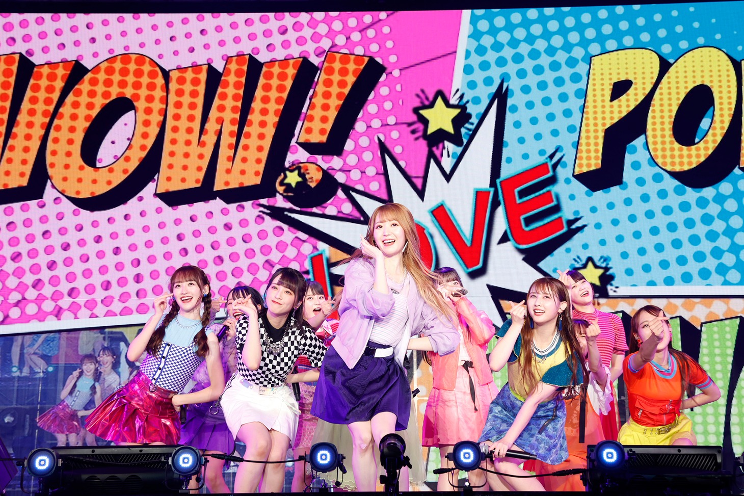 「=LOVE 全国ツアー2021『全部、内緒。』」神奈川・横浜アリーナ公演の様子。（写真提供：代々木アニメーション学院）