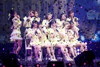 「=LOVE 全国ツアー2021『全部、内緒。』」神奈川・横浜アリーナ公演の様子。（写真提供：代々木アニメーション学院）
