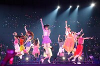 「=LOVE 全国ツアー2021『全部、内緒。』」神奈川・横浜アリーナ公演の様子。（写真提供：代々木アニメーション学院）