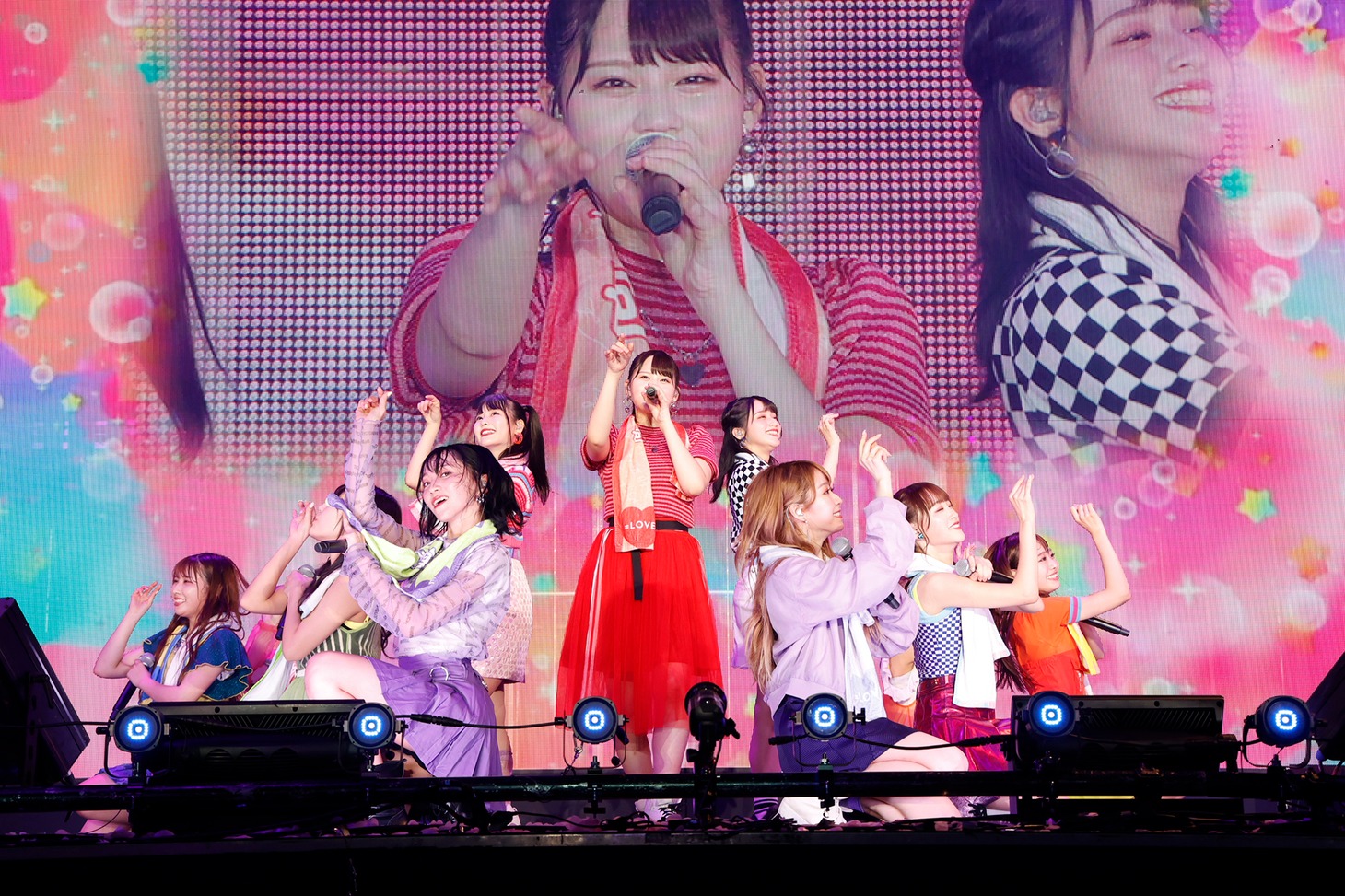 「=LOVE 全国ツアー2021『全部、内緒。』」神奈川・横浜アリーナ公演の様子。（写真提供：代々木アニメーション学院）