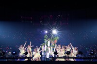 「=LOVE 全国ツアー2021『全部、内緒。』」神奈川・横浜アリーナ公演の様子。（写真提供：代々木アニメーション学院）