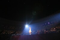 「いじわるチュー」を歌う瀧脇笙古。（写真提供：代々木アニメーション学院）