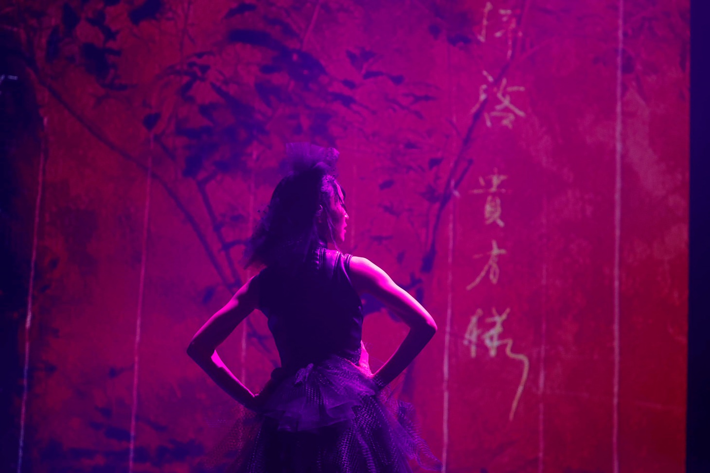 「拝啓 貴方様」を披露する野口衣織。（写真提供：代々木アニメーション学院）