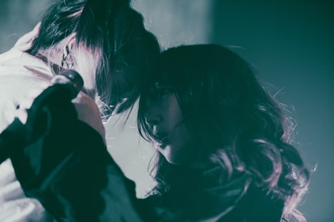 左からメイユイメイ(ぜんぶ君のせいだ。)、marikoyu(akugi)。