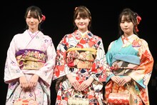 左から野口衣織、髙松瞳、冨田菜々風。