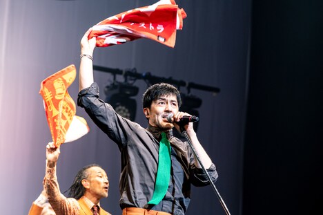 谷中敦（Baritone Sax）（撮影：ヤオタケシ）