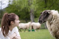 渡辺みり愛の1st写真集より。（撮影：彦坂栄治）