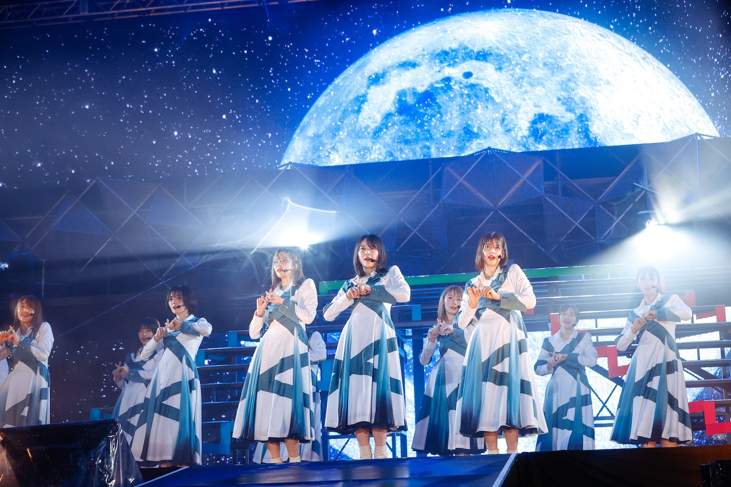 櫻坂46による「W-KEYAKI FES.2021」初日公演の様子。（撮影：上山陽介）