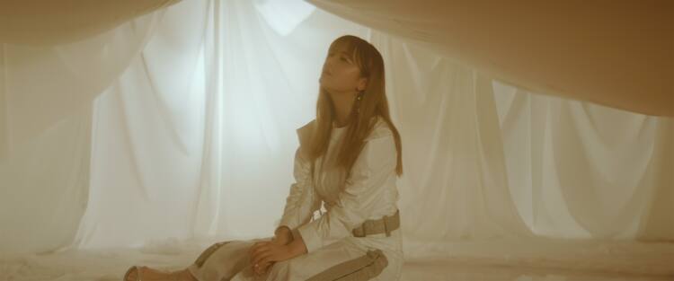 鈴木瑛美子がキングダムedテーマ King 配信 Mvで守護神になる 動画あり 音楽ナタリー