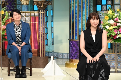 左から下野紘、玉井詩織(ももいろクローバーZ)。(c)日本テレビ