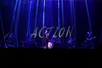 藤井フミヤ「藤井フミヤ コンサートツアー 2020-2021 “ACTION”」パシフィコ横浜 国立大ホール公演の様子。（写真提供：FFM）