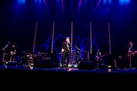 藤井フミヤ「藤井フミヤ コンサートツアー 2020-2021 “ACTION”」パシフィコ横浜 国立大ホール公演の様子。（写真提供：FFM）