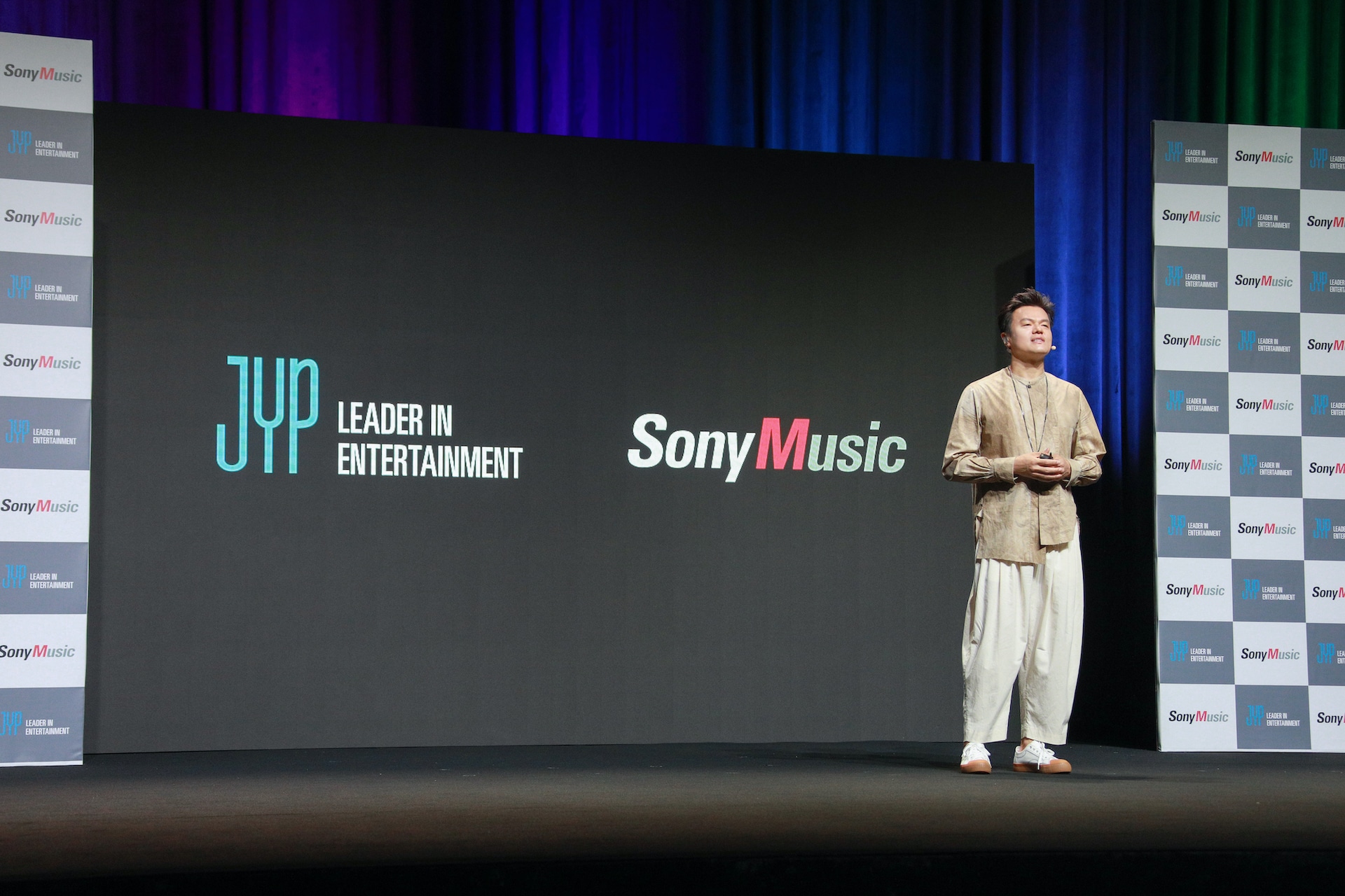 J.Y. Park (c)Sony Music Entertainment (Japan) Inc.／JYP