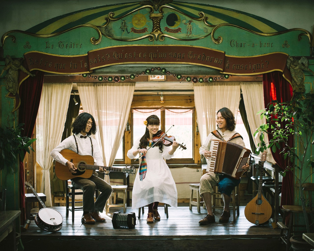 tricolorが古民家でライブ開催「咖喱と珈琲と音楽と」