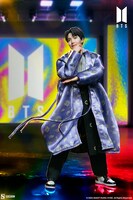J-HOPEのスタチュー。